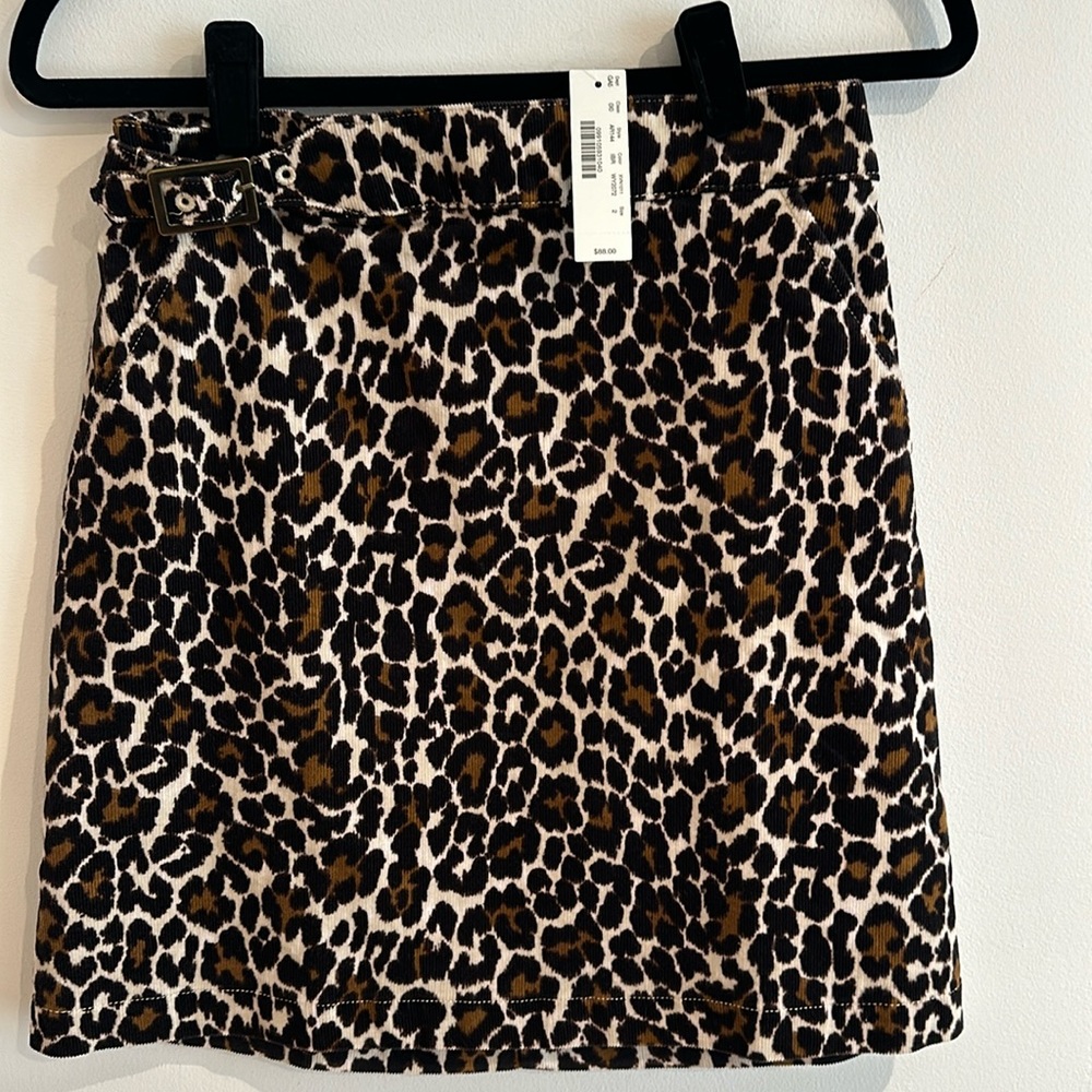 J.Crew Buckle mini skirt in leopard corduroy. Size 2